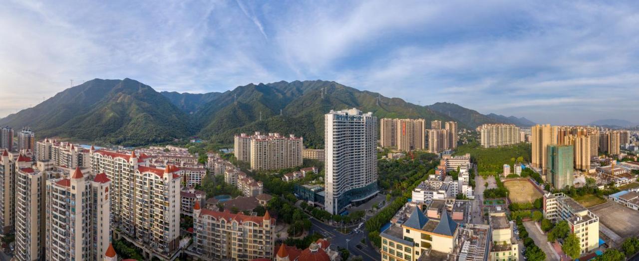 Hampton By Hilton Qingyuan Qingxin District Hotel Exterior foto